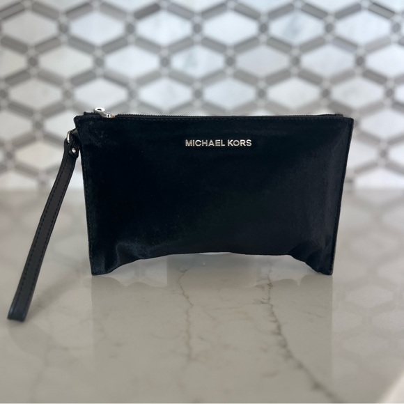 Michael Kors wristlet/ clutch black calf hair - Picture 8 of 9